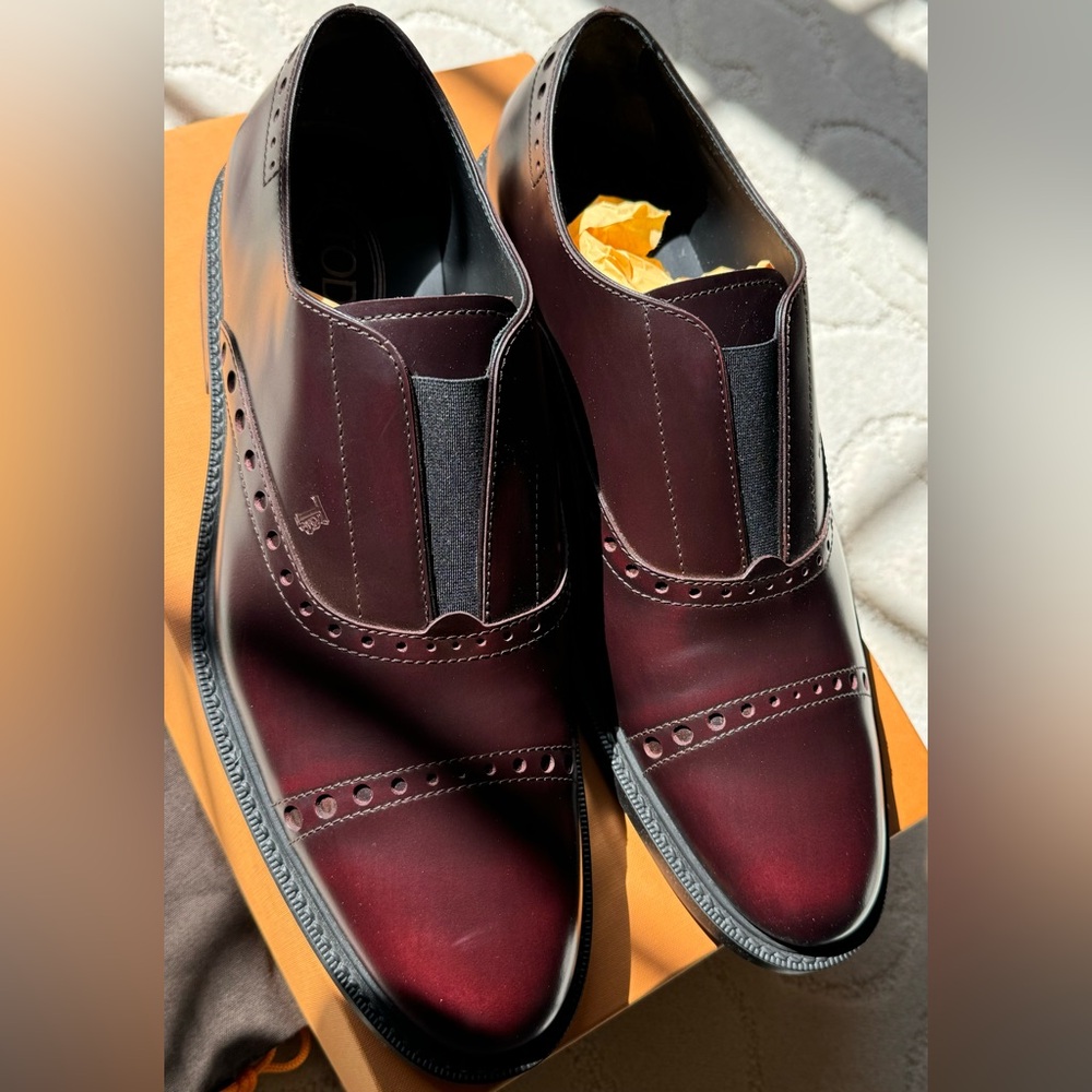 TOD'S 10.5US / 9.5UK Men’s Shoes Dress Slip-on Loafer Rubber Sole $645 Burgundy